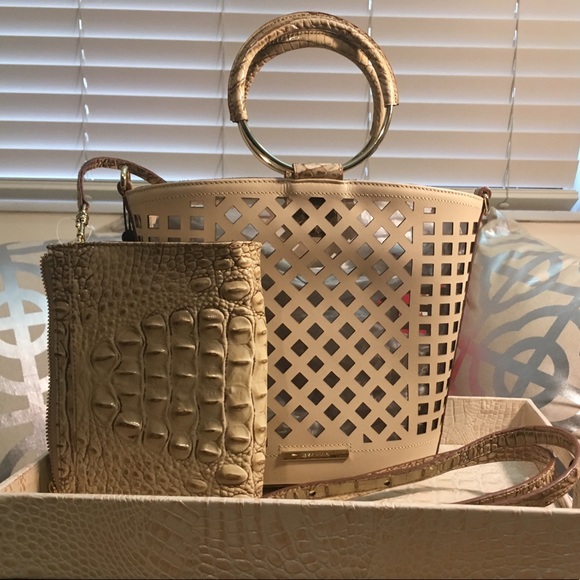 Brahmin 2 Piece Bundle - Picture 2 of 8
